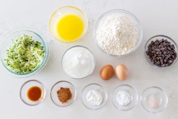 Ingrédients pour les muffins aux courgettes