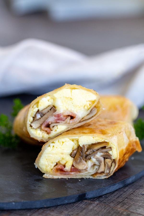 Burrito-petit-déjeuner ouvert