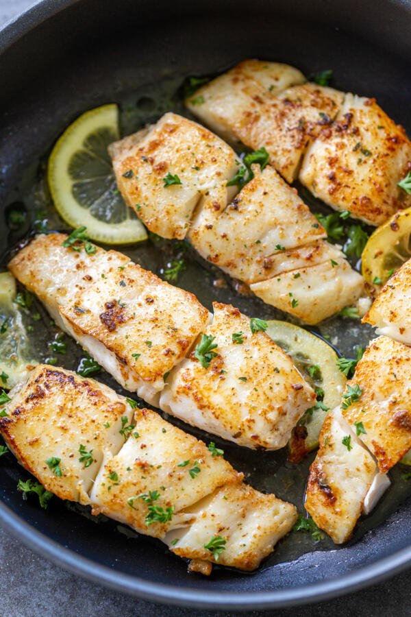 halibut pané avec des herbes et du citron