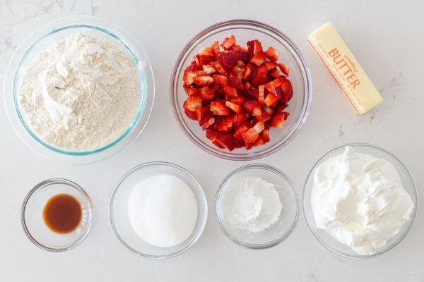 Ingrédients pour les scones aux fraises